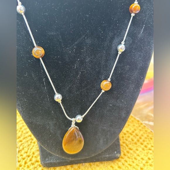 NWOT Beautiful Silver and Brown Bead and Pendant Necklace 10” Length - Picture 2 of 3